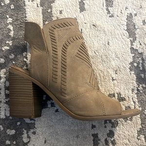 Universal Thread Boho Heels 👠